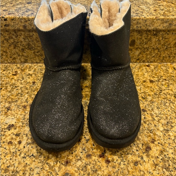 UGG Mini Bailey Bow Twinkle Black Boots - Women's 6 Glitter Sparkle EUC - Picture 2 of 7